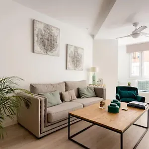 https://nuevo-apartamento-lujo-playa-malagueta-centro.es-andalucia.com